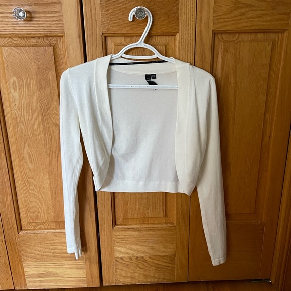 Colori Sweaters - White Cropped Cardigan